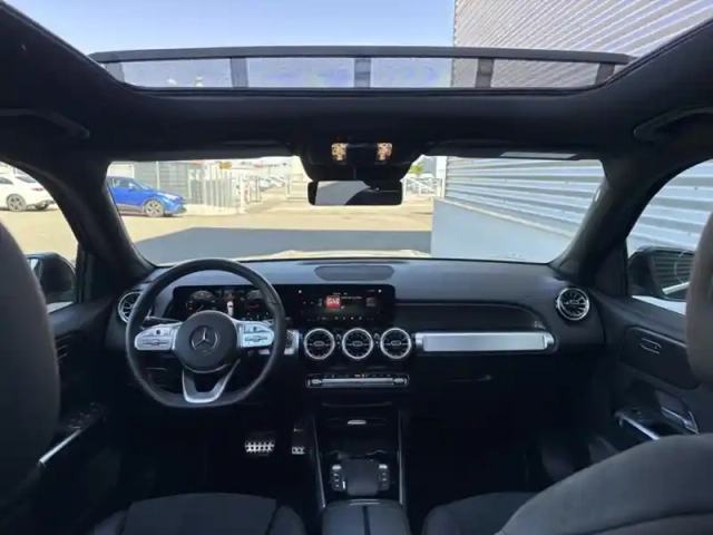 Mercedes Glb 200 d amg line — photo 11