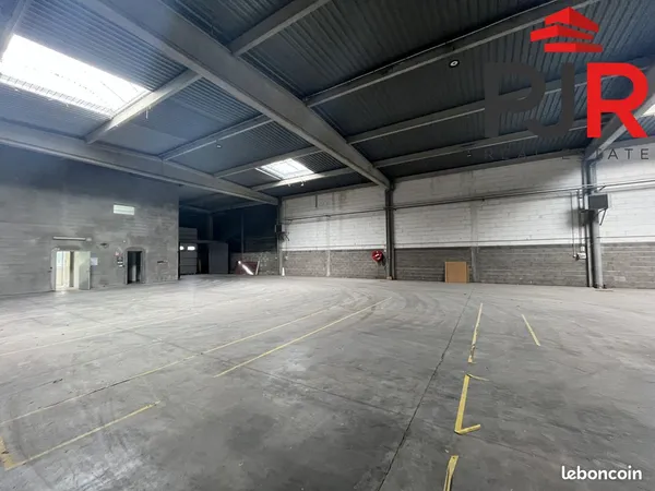 Local 859 m² Houdemont