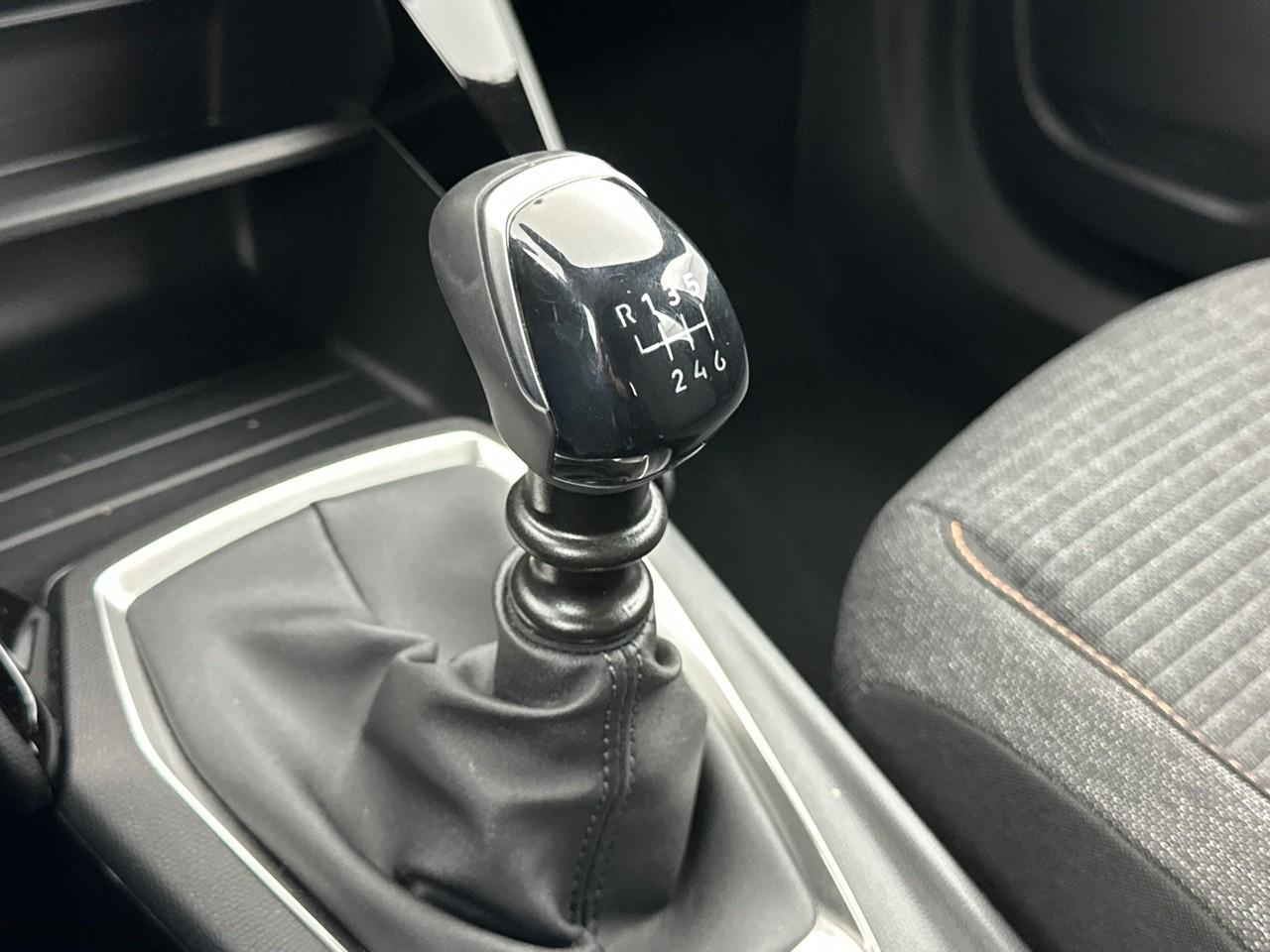 Peugeot 2008 100 s&s bvm6 style — photo 28
