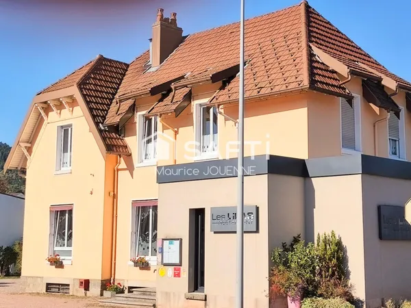 Murs commerciaux d'un restaurant réputé à Vagney, entre La Bresse et Gérardmer