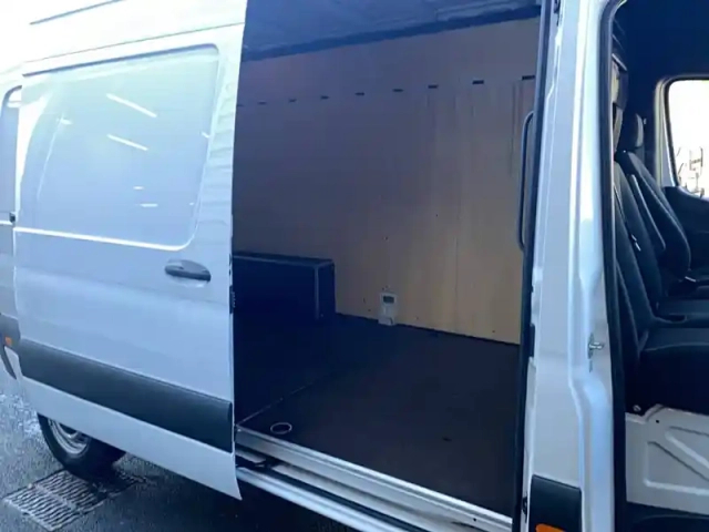 Mercedes Sprinter fgn 215 cdi 39 3.0t fwd — photo 42