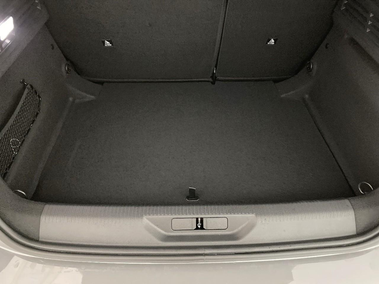 Peugeot 308 hybrid 145 e-dcs6 allure — photo 6