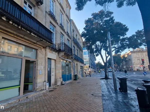 Local commercial, Bureaux super état, Cours d'Albret