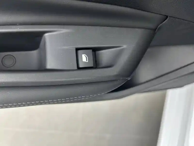 Peugeot 308 sw hybrid 145 e-dcs6 — photo 18