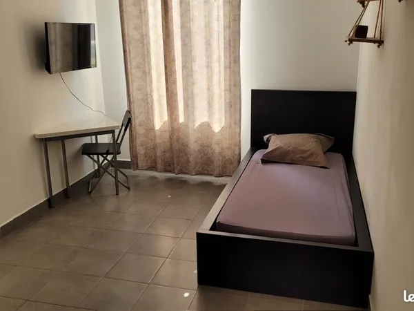 Studio meublé avec terrasse, proche St Charles porte d'Aix