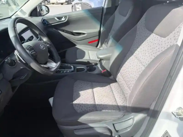 Hyundai Ioniq plug-in 141ch creative — photo 11
