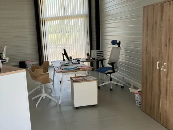 Local professionnel 86 m²