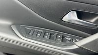 Peugeot 308 PHEV 180ch GT e-EAT8 — photo 16