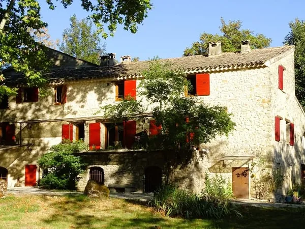 ANCIEN MOULIN XIXe rénové - Parc 1,3 ha, rivière, source naturelle & 4 gîtes - Provence Forcalquier