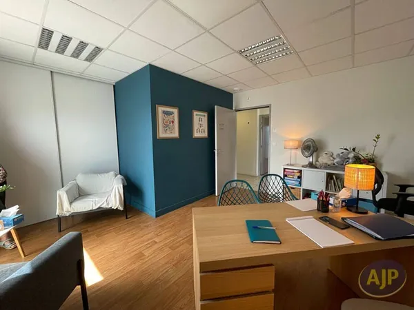 Bureau 19 m²