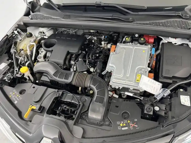 Renault Captur e-tech 145 - 21 — photo 26