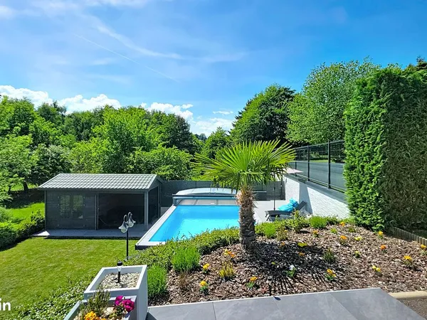 Maison - 8 pièces - 233m² - Terrain 1029 m²