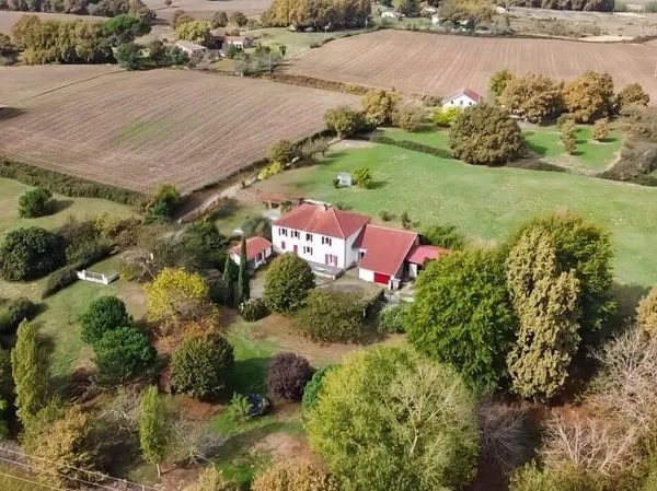 Maison 8 pièces 250 m²