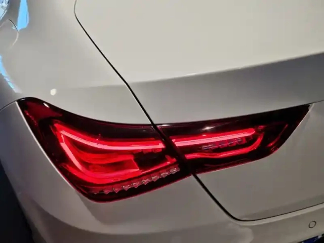Mercedes Cla 200 d coupé amg line — photo 38