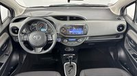 Toyota Yaris 100h France 5p — photo 11