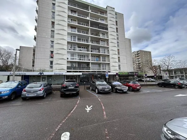 Boutique 1 pièce 99 m²