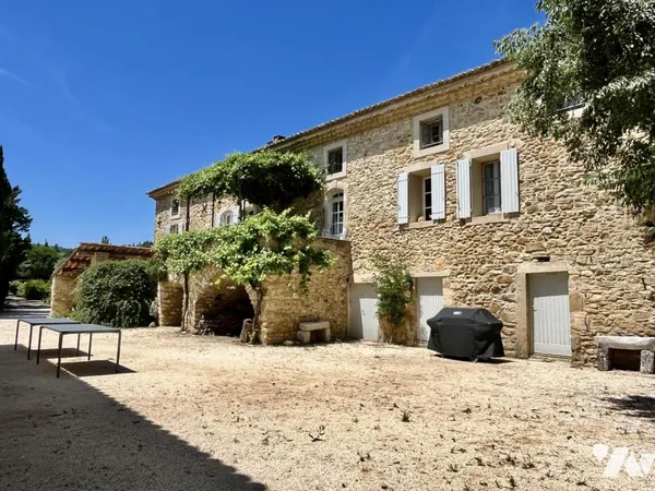 Maison 12 pièces 312 m²