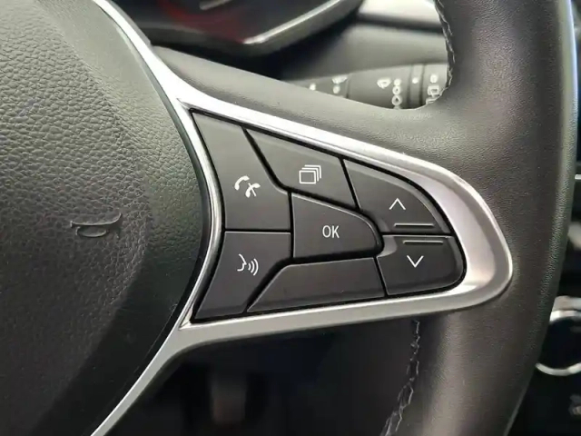 Renault Captur e-tech 145 - 21 — photo 34