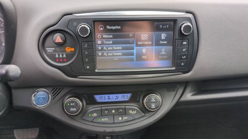 Toyota Yaris 1.5 VVT-i 100h E-CVT - Dynamic Business – 2017 – 106499 km – Hybride essence – Boîte Automatique — photo 13
