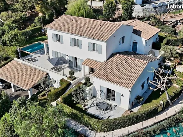 Propriété 9 pièces 331 m²