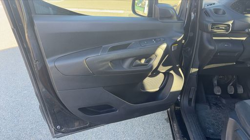 Peugeot Partner 1.5 BlueHDi 130 - Asphalt – 2019 – 99164 km – Diesel – Boîte Manuelle — photo 19