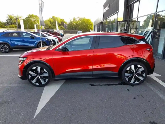 Renault Megane e-tech ev60 220 ch optimum charge — photo 2