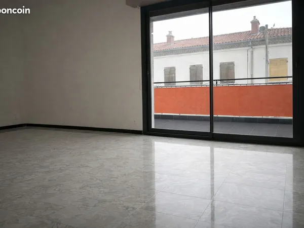 Location Studio - MARIGNANE - 30 m² avec grande terrasse