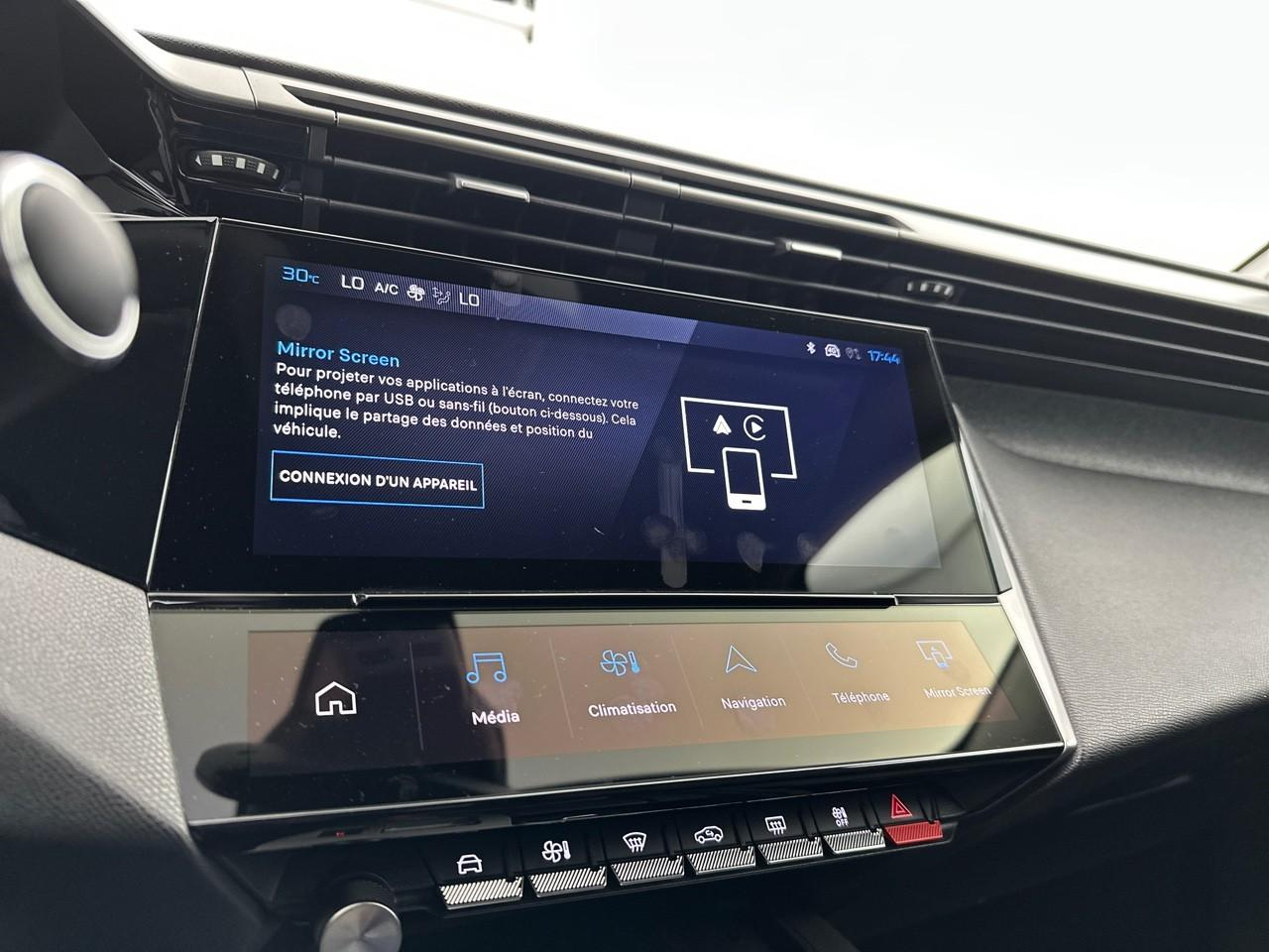 Peugeot 308 hybrid 145 e-dcs6 allure — photo 25