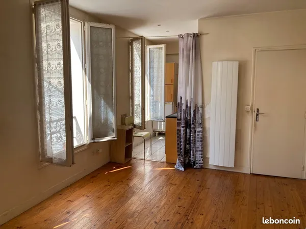 Appartement à vendre 30m2 Puteaux vielle ville Victor Hugo/gare 208000 euros
