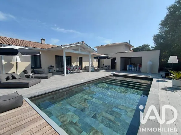 Maison de plain-pied 5 pièces 93 m²