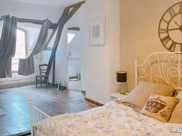 Chambre meublee