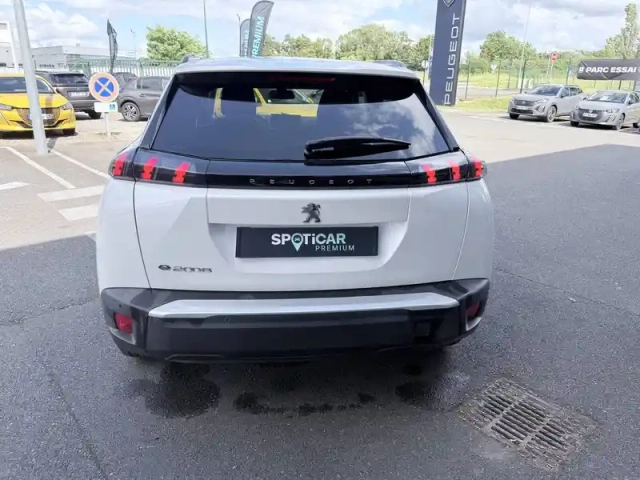Peugeot 2008 electrique 136 ch — photo 5
