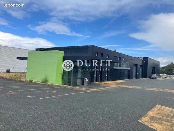 Local 1668 m² Les Sables-d'Olonne