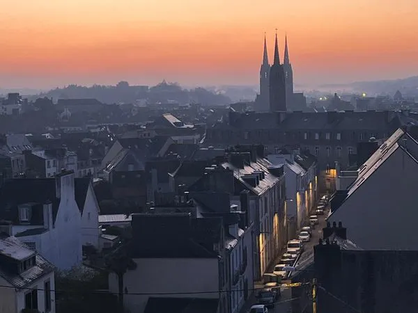 ⭐T5 - 82,8 m² - VUE CATHÉDRALE À 180°- DERNIER ÉTAGE PLEIN SUD - HYPERCENTRE QUIMPER