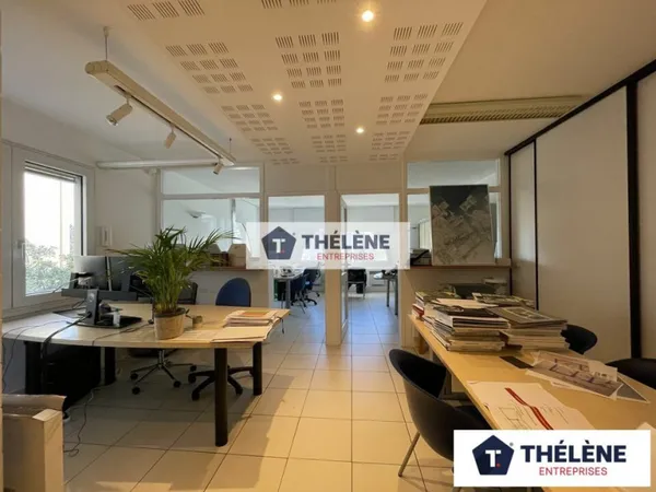 Bureaux 100 m²