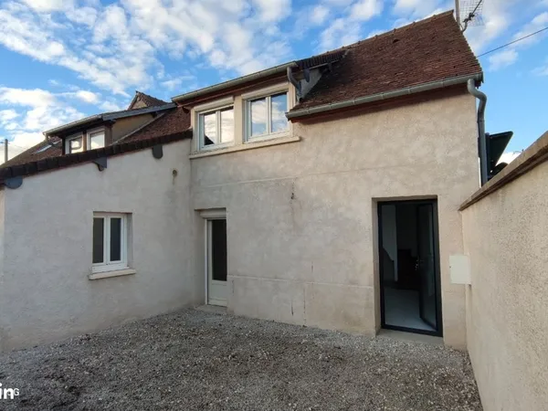 Maison de ville 3 pièces 50m2 avec cour