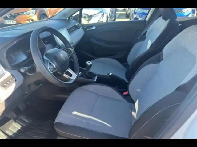 Renault Clio 1.5 blue dci 100ch evolution - 24 — photo 10