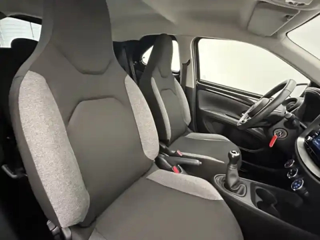 Toyota Aygo 1.0 vvt-i 72 dynamic — photo 17