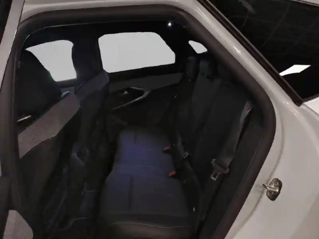 Peugeot 3008 plug-in hybrid 225 e-dcs7 — photo 12