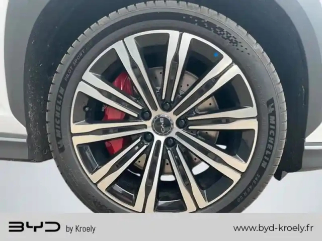 Byd Sealion 7 excellence awd — photo 9