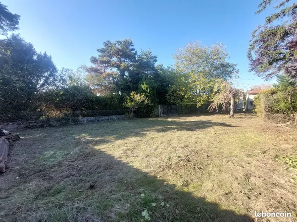 Terrain 300 m² Montbrison