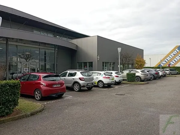 Local 560 m²