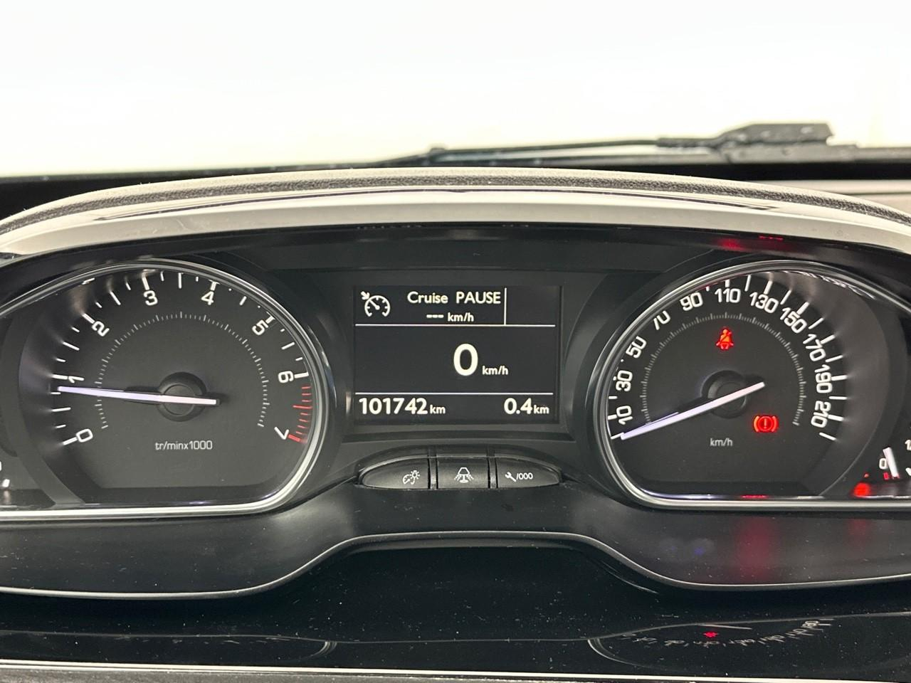 Peugeot 2008 puretech 130ch s&s bvm6 allure — photo 21
