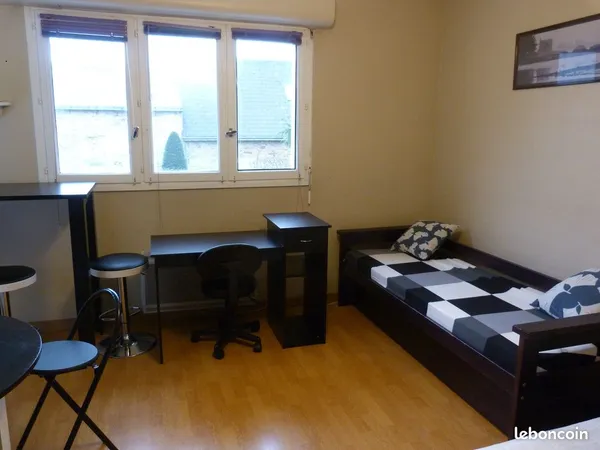 TRES JOLI STUDIO MEUBLé à VANNES 22 m2