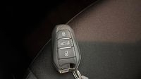 Jeep Avenger 1.2 Turbo T3 100ch Altitude — photo 16