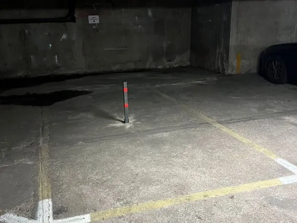 Grande place de parking - Paris 75013 - Avenue de Choisy - Sécurisé - dispo immédatement