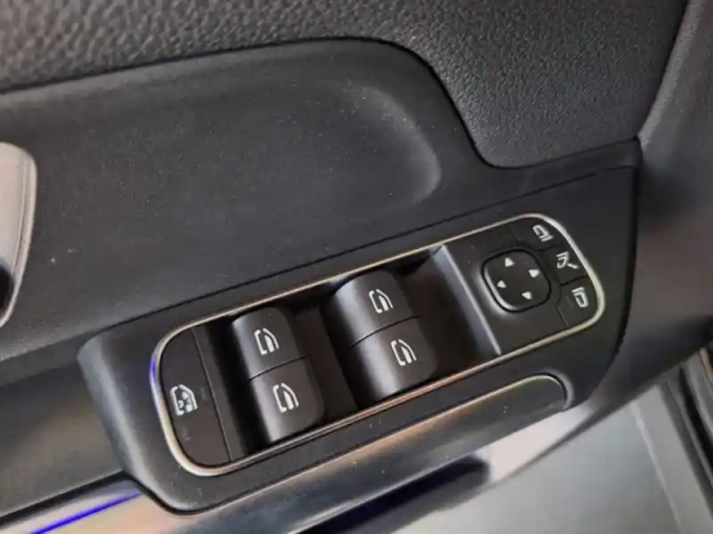Mercedes Gla 200 d progressive line — photo 47