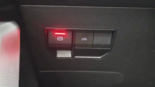 Dacia Duster eco-g 120 — photo 15