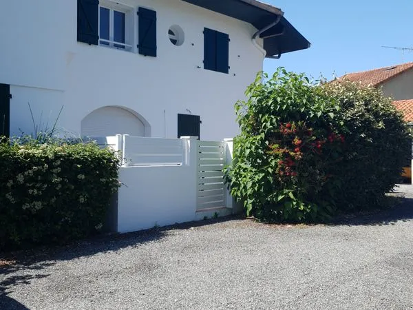 Appartement T3 avec terrasses et places de parkings