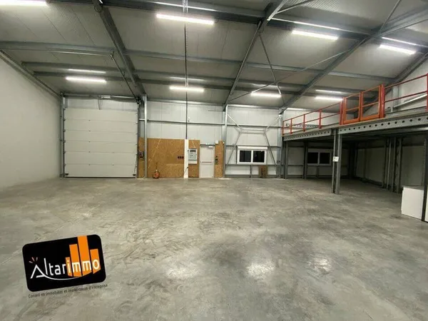 Local d'activité 240 m²